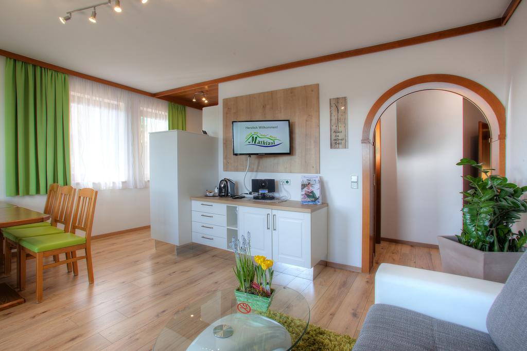 Mathiasl Panorama Ferienwohnungen Bodensdorf Exterior foto